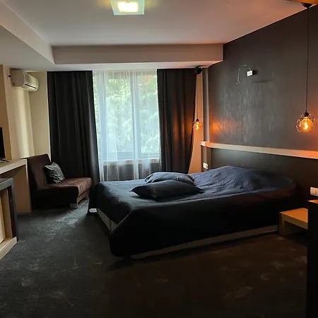 Edi Hotel
