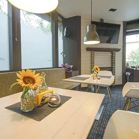 Szálloda Family Hotel Edi 3*